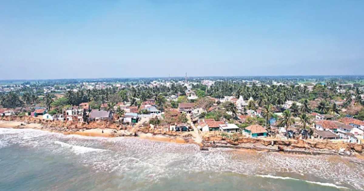 ports empty due to threat of cyclone